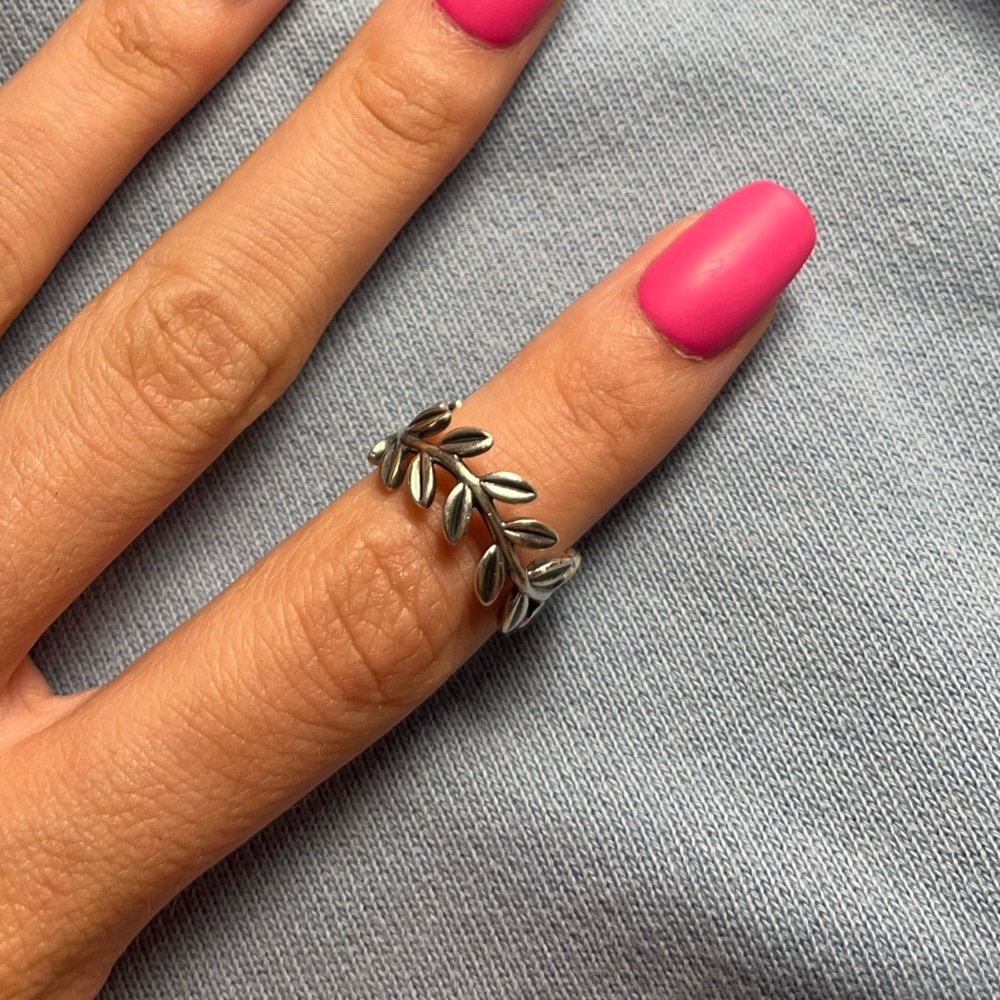 Pandora leaves ring